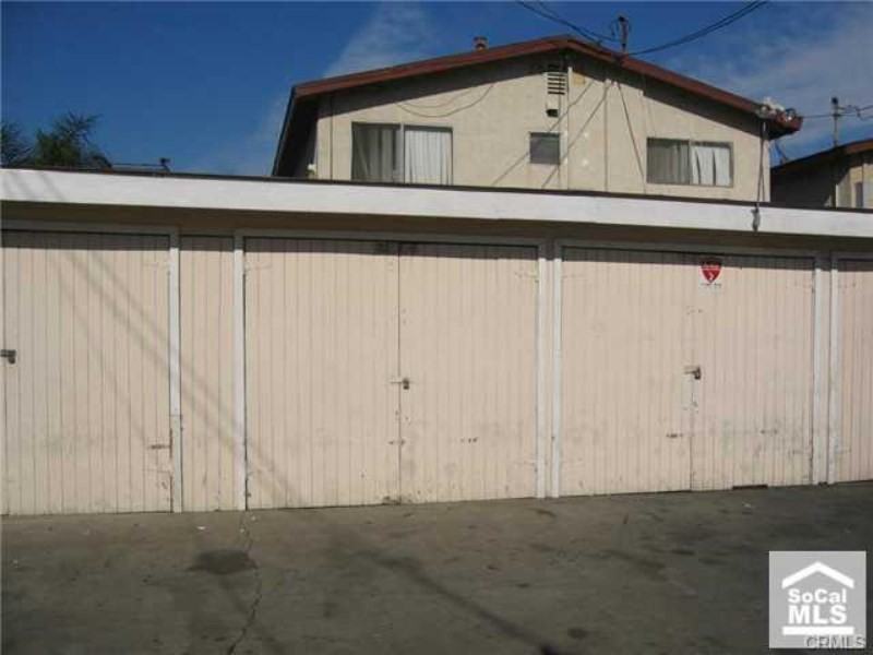 1530 W 20th St #D - Photo 2 of 12