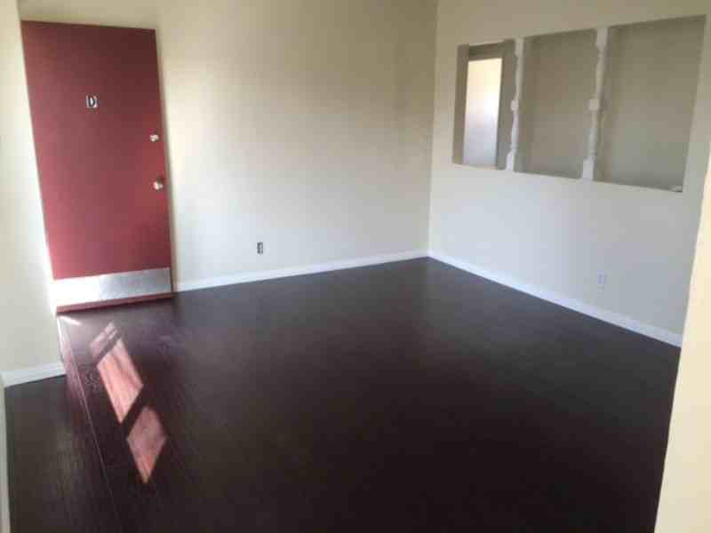 1530 W 20th St #D - Photo 3 of 12