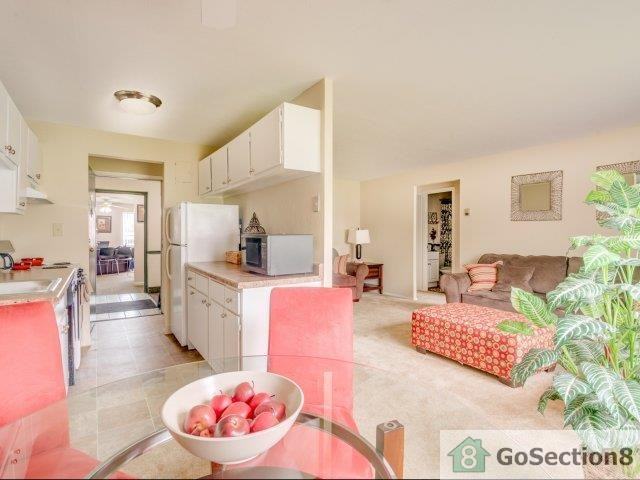 28860 Loganberry Dr - Photo 3 of 6