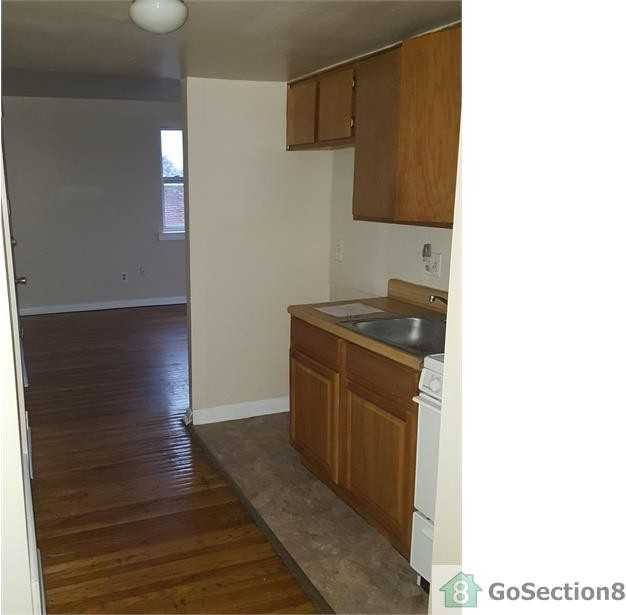 5820 N Mascher St - Photo 3 of 5