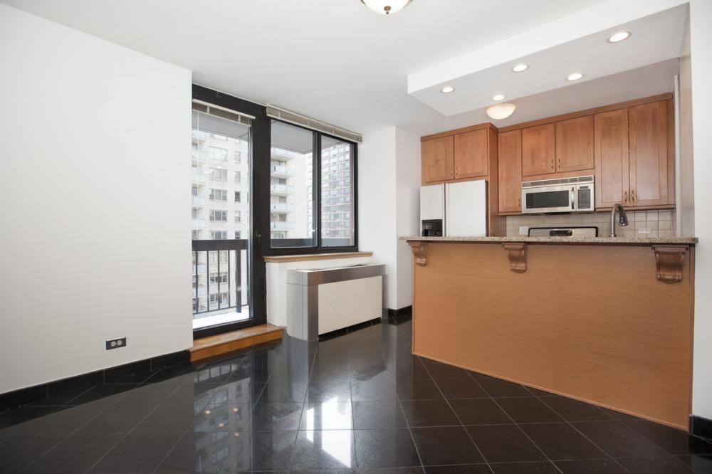 250 E 40th St #12E