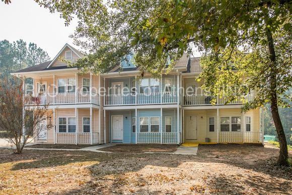 239 Highland Park Dr - Photo 3 of 17