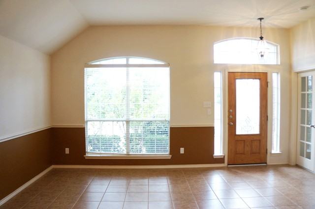 4909 Treeside Dr - Photo 2 of 10