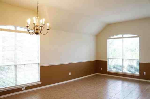 4909 Treeside Dr - Photo 3 of 10