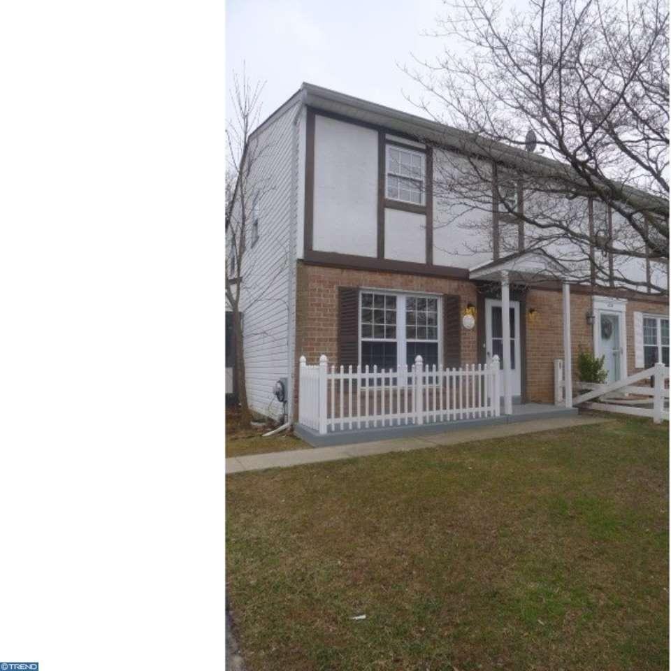 634 E Wiltshire Dr - Photo 2 of 17