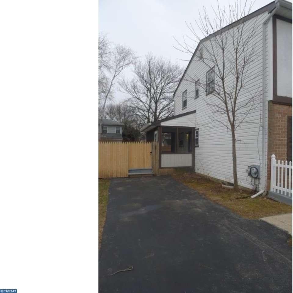 634 E Wiltshire Dr - Photo 3 of 17