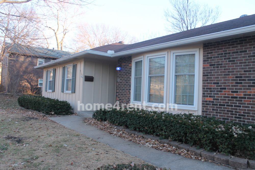 9109 W 79th St - Photo 2 of 19