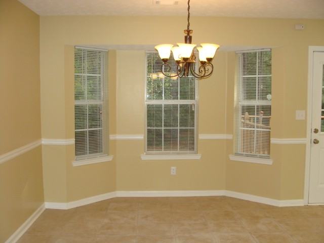 210 Baxter Ln - Photo 3 of 10