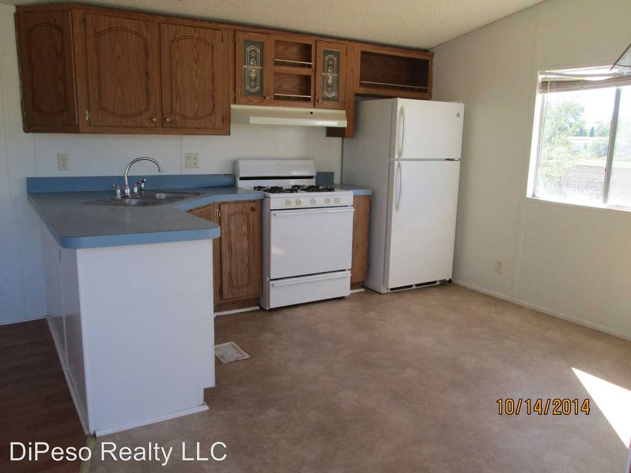 131 N Sibyl Rd - Photo 3 of 9