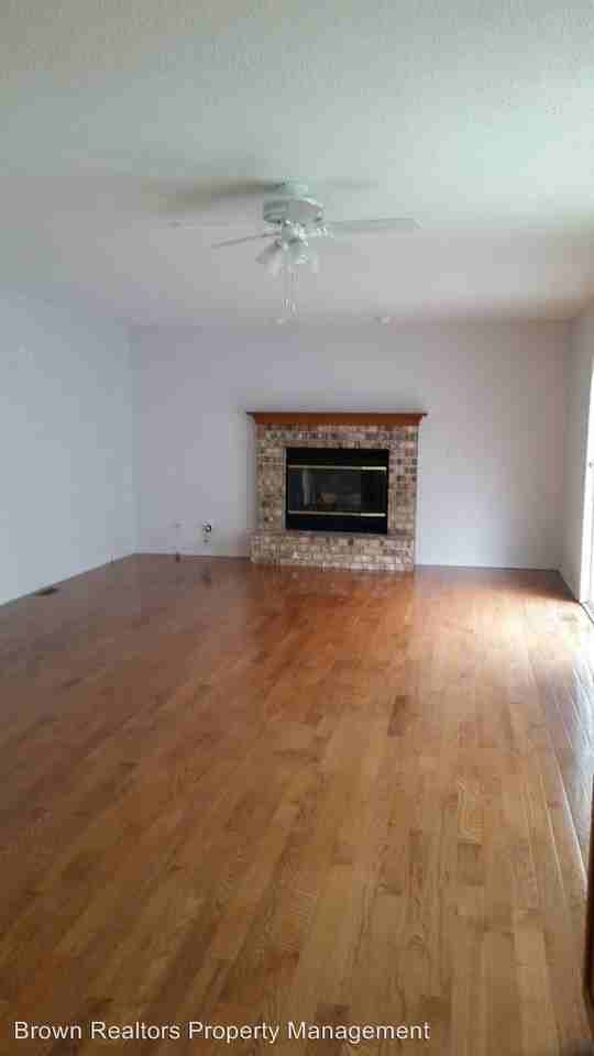 930 Thornbury Pl - Photo 3 of 5