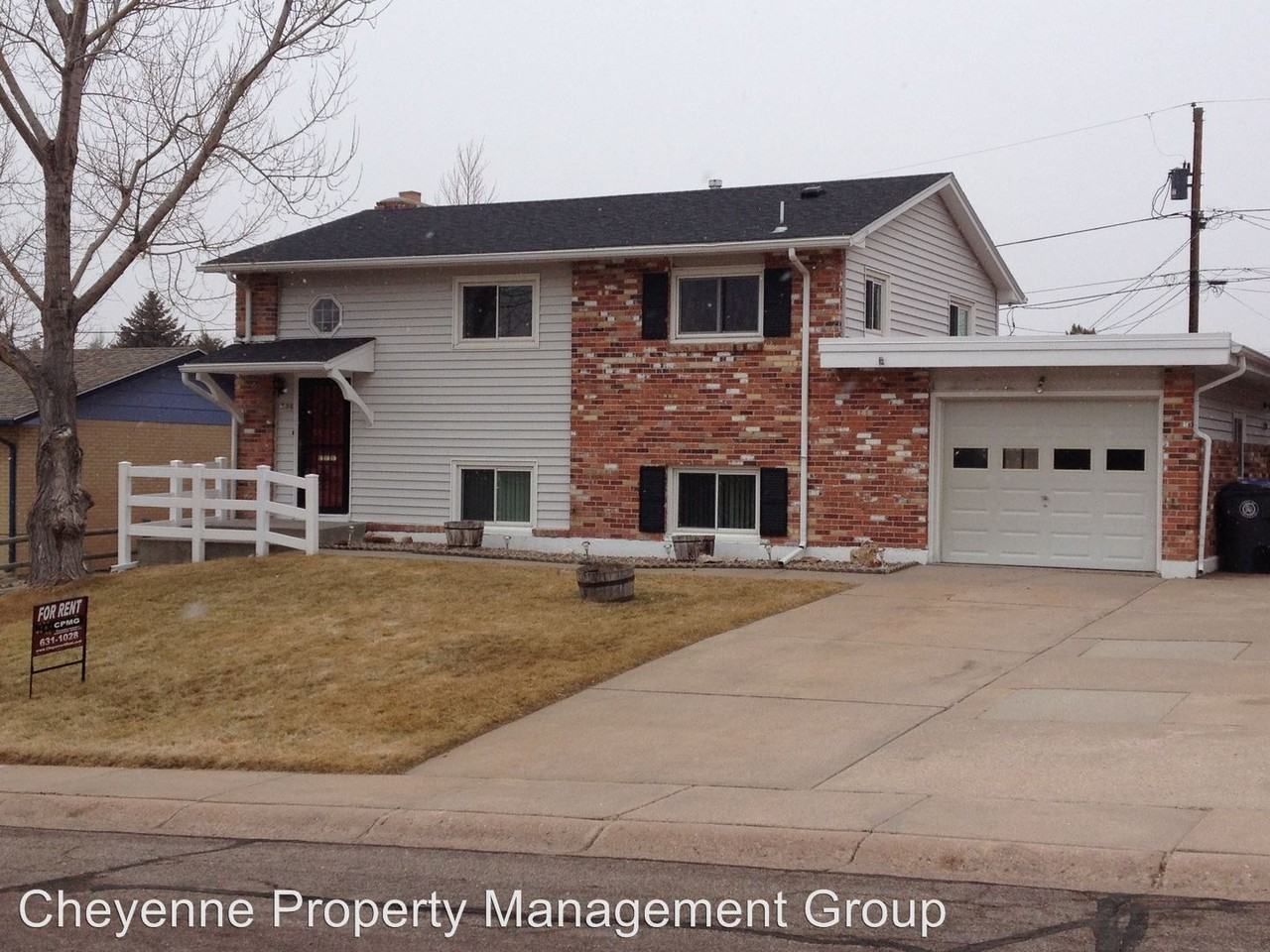 730 Golden Hill St - Photo 2 of 10