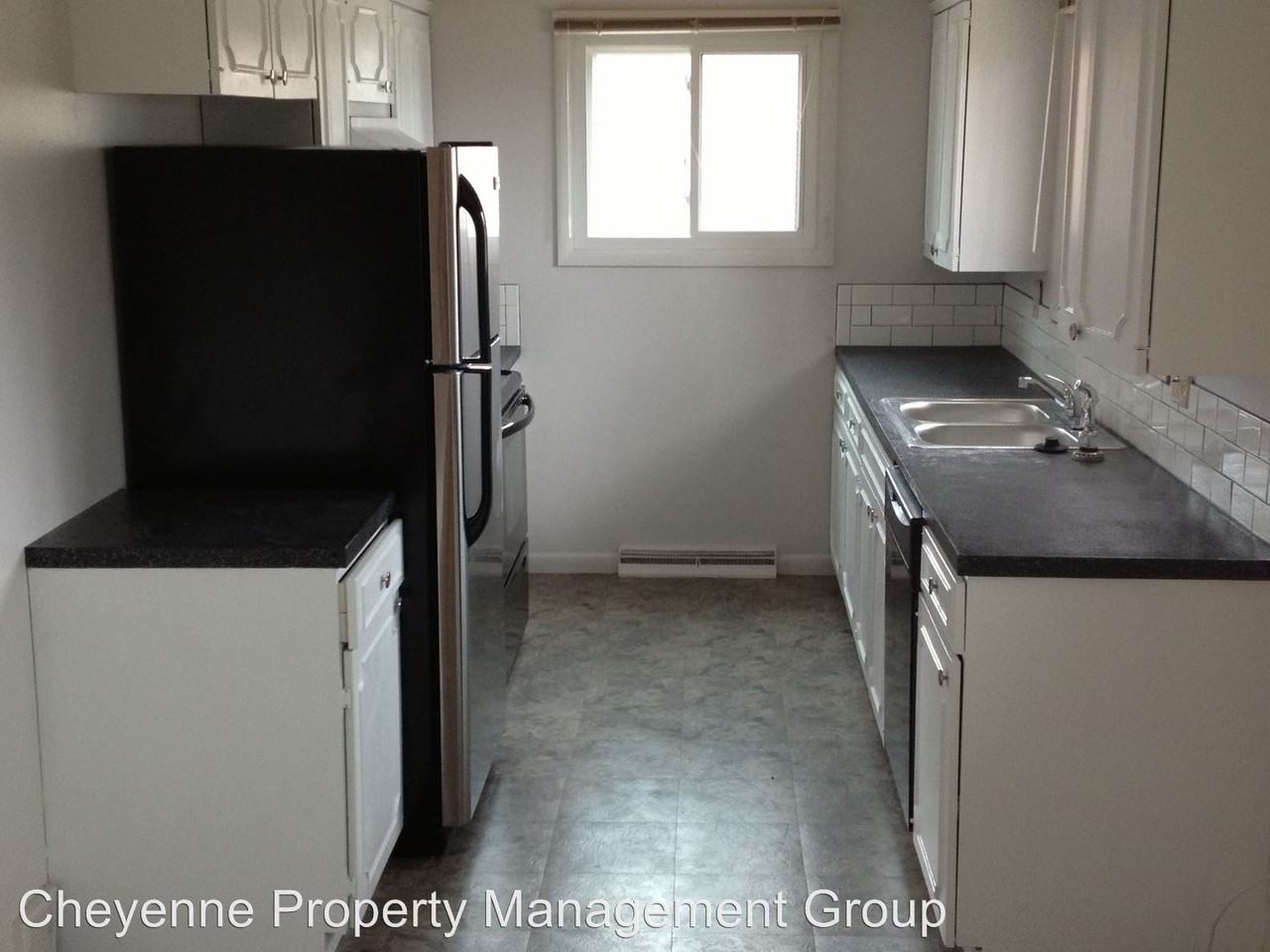 730 Golden Hill St - Photo 3 of 10