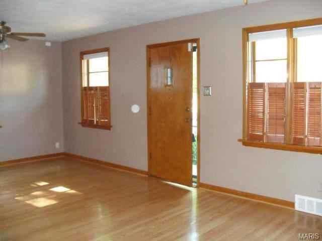 7602 Lansdowne Ave - Photo 3 of 14