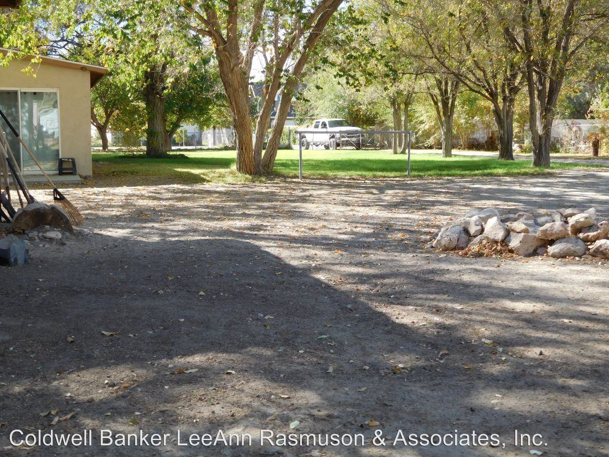 121 Locust St - Photo 2 of 13