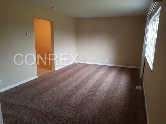160 Maple Dr - Photo 3 of 12