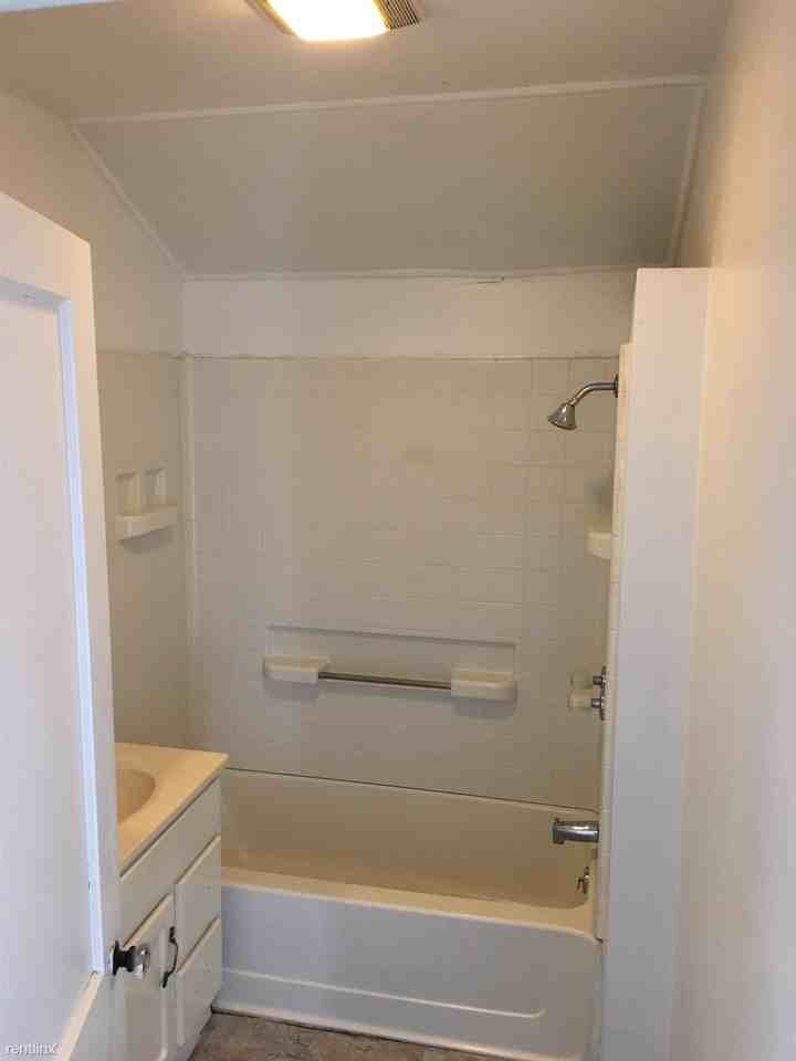 7384 Whites Bridge Rd - Photo 3 of 10