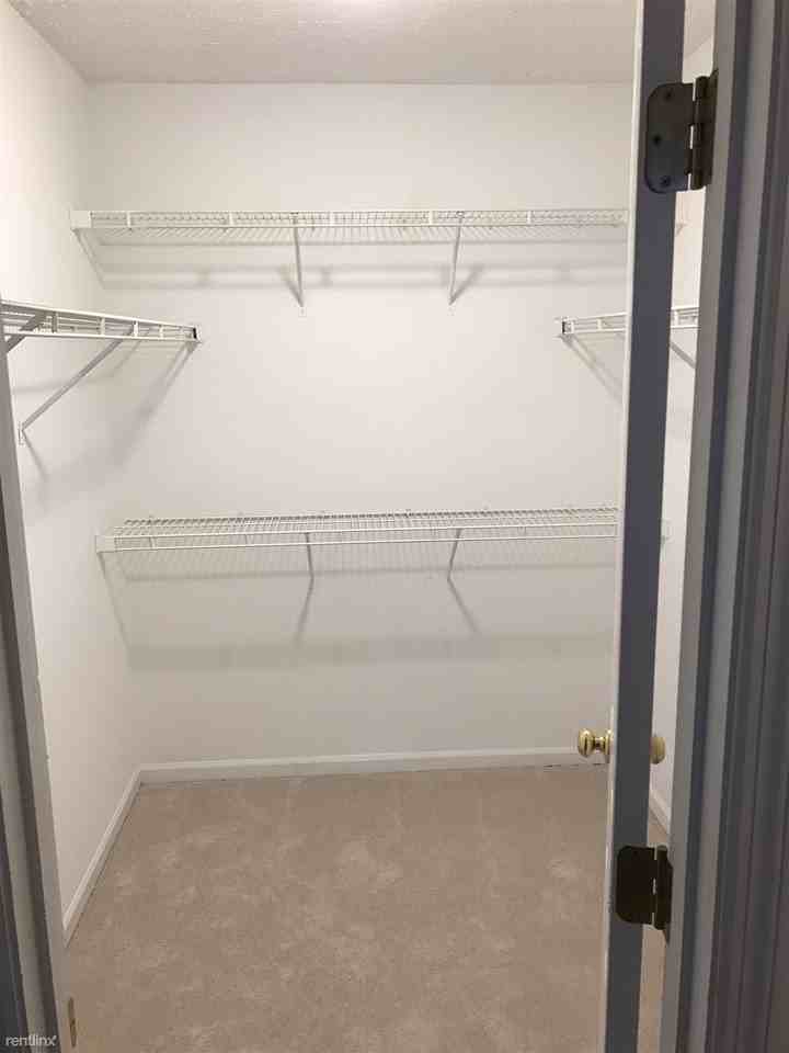 113 W Shetland Ct - Photo 2 of 10