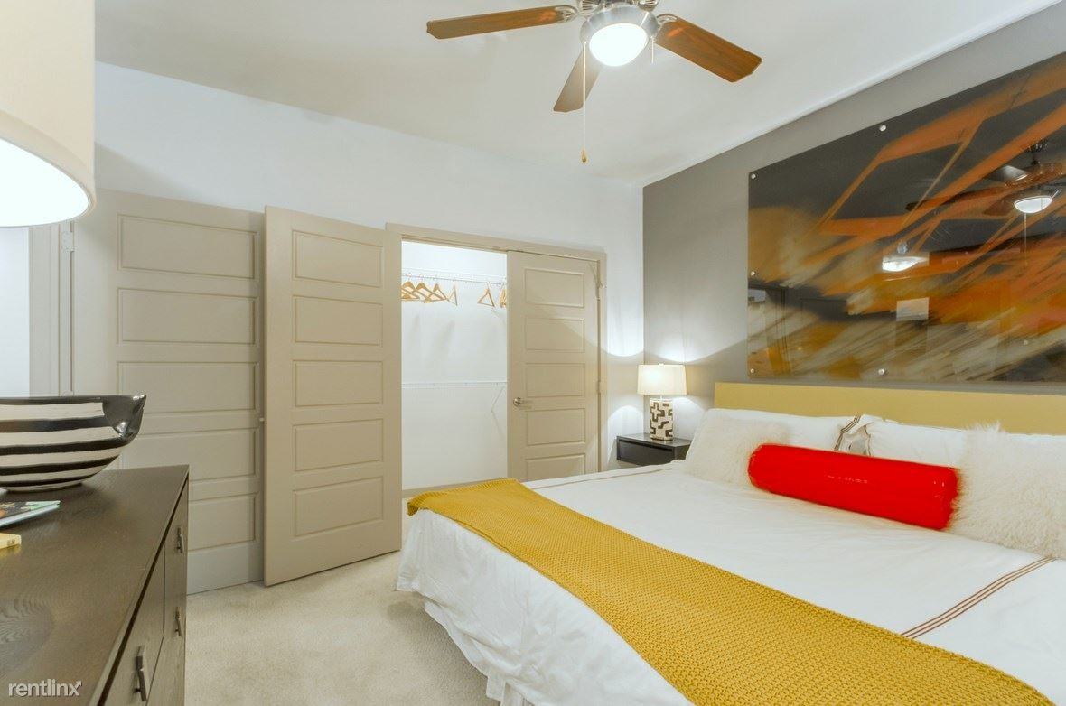 8910 Southwestern Blvd - Photo 2 of 10