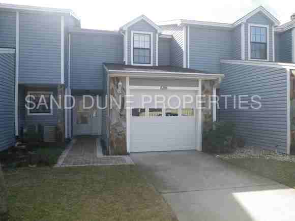 8288 Covewood Ln - Photo 3 of 32