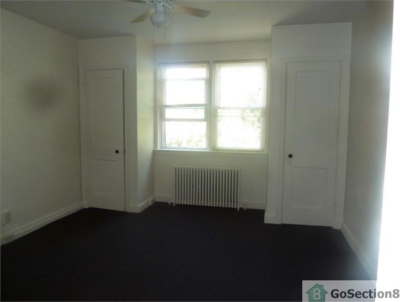 1910 44th St - Photo 3 of 4