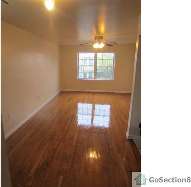 520 S 15th St #2 - Photo 2 of 8