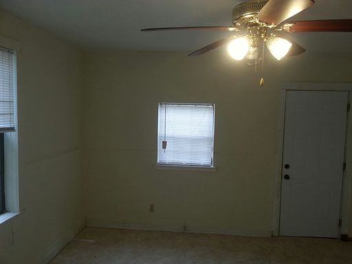 630 Dent St - Photo 2 of 5