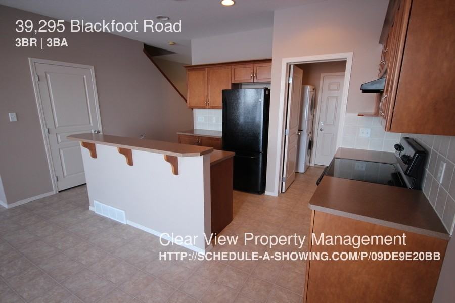 295 Blackfoot Rd W - Photo 2 of 12