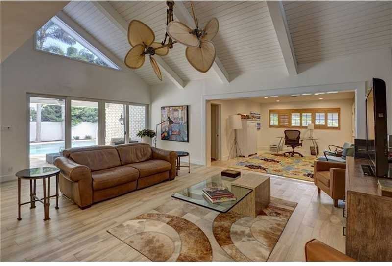 630 Middle River Dr - Photo 2 of 8