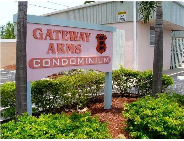 1326 Gateway Dr - Photo 2 of 17