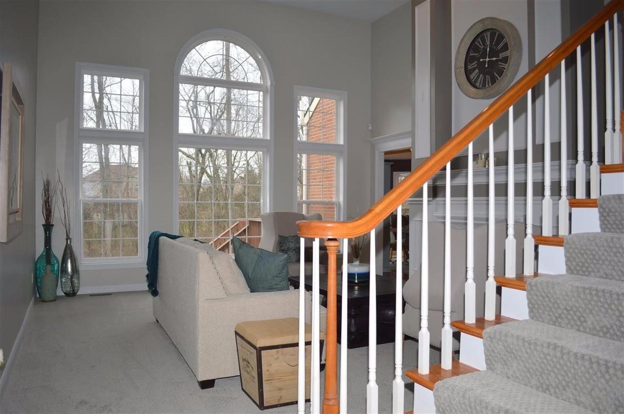 261 Forest Edge Dr - Photo 3 of 25