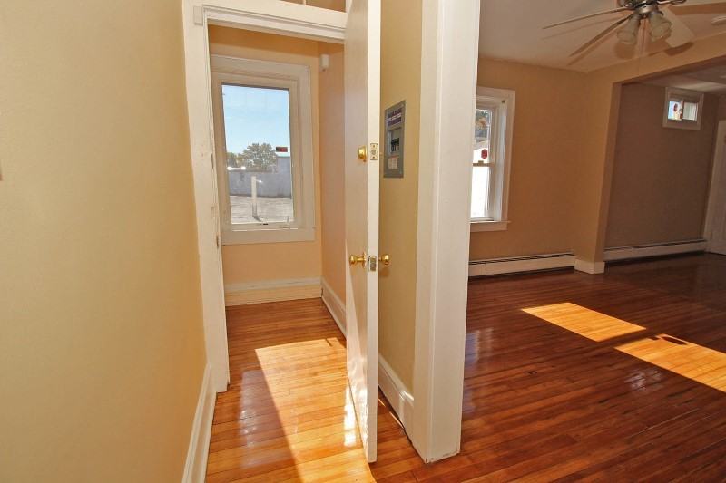 426 New York Pl #2 - Photo 3 of 21