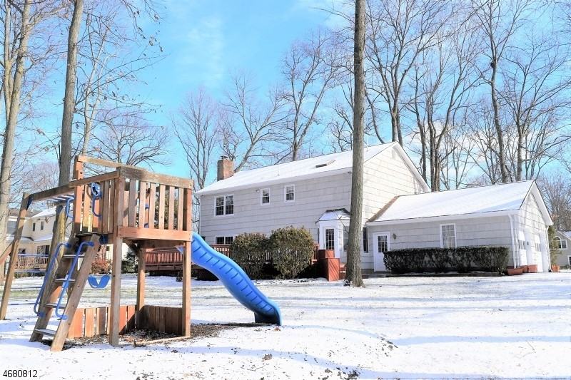 15 Berry Ln - Photo 2 of 24