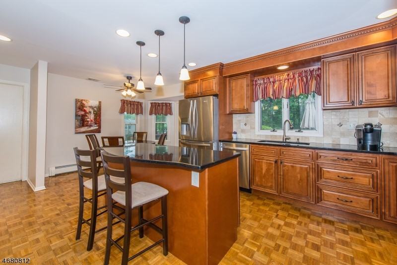 15 Berry Ln - Photo 3 of 24