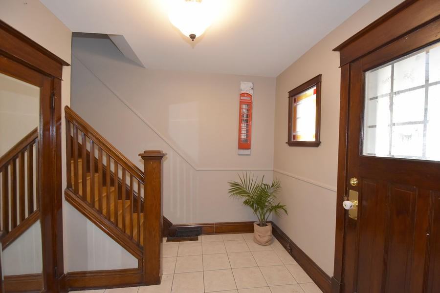 272 Stinson Crescent - Photo 2 of 6