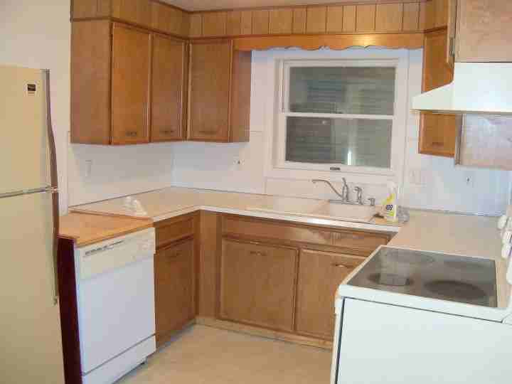 823 North 24th St W - Photo 3 of 7