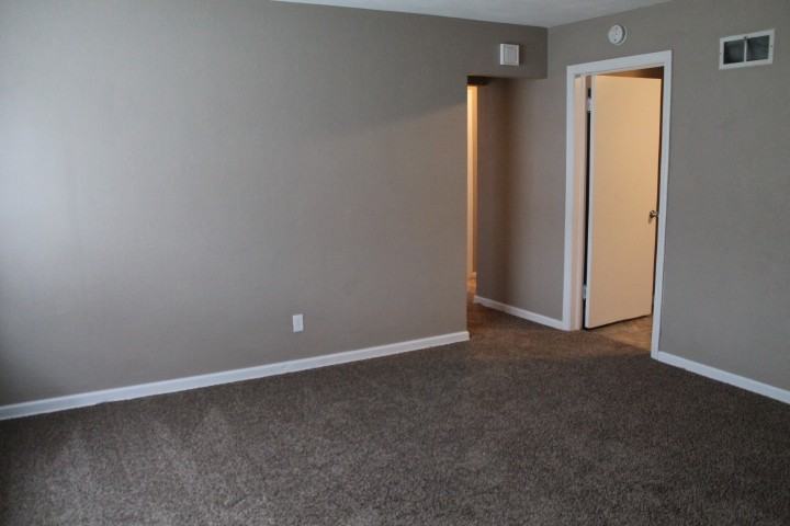4610 NE Antioch Rd - Photo 2 of 20