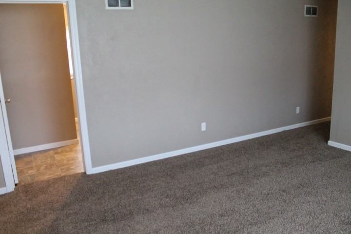 4610 NE Antioch Rd - Photo 3 of 20