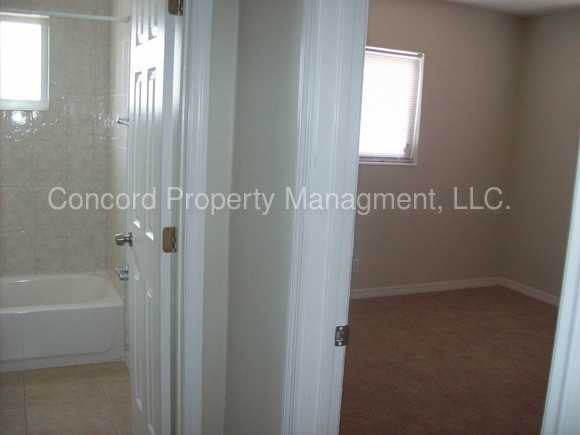 1727 Lee St #12 - Photo 3 of 8