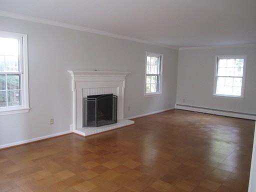 2205 Sherwood Hall Ln - Photo 3 of 9