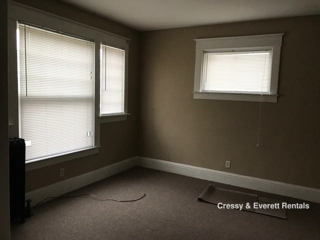 913 S Washington St - Photo 3 of 9