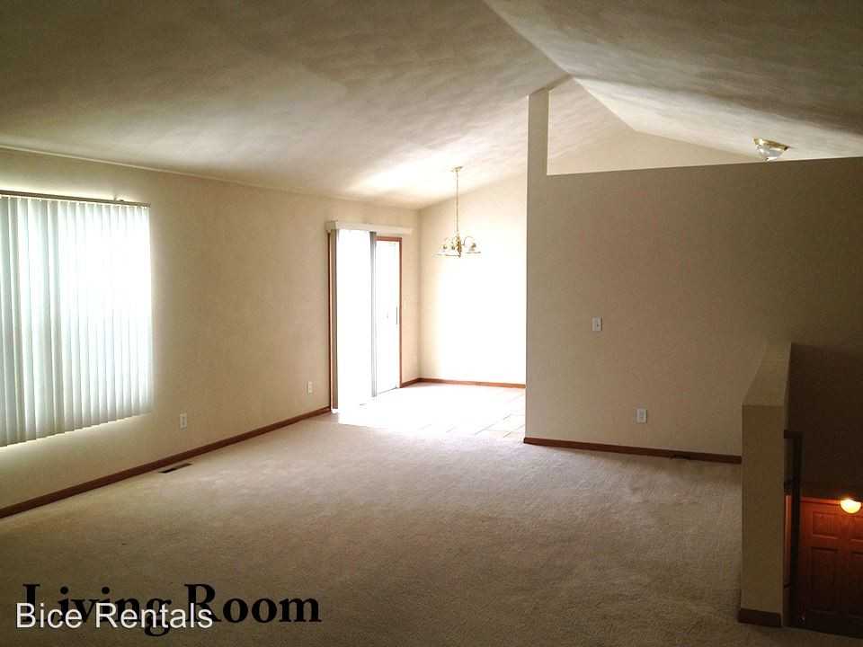 Roscoe - Photo 3 of 17