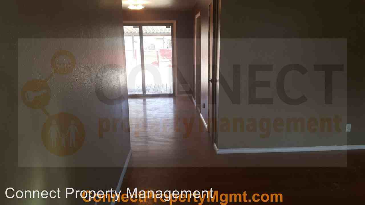 3176 Vaughn St - Photo 2 of 39