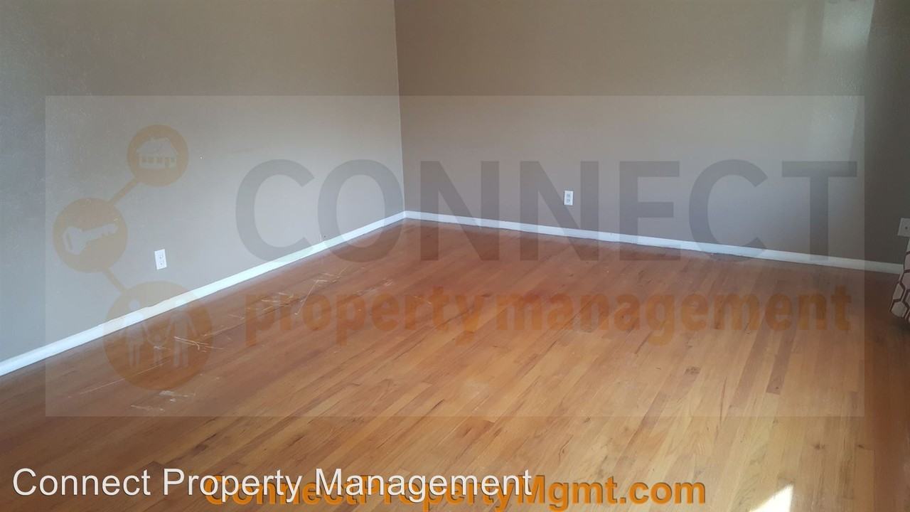 3176 Vaughn St - Photo 3 of 39