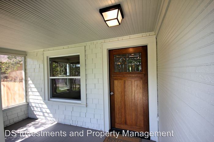 342 C St - Photo 2 of 5