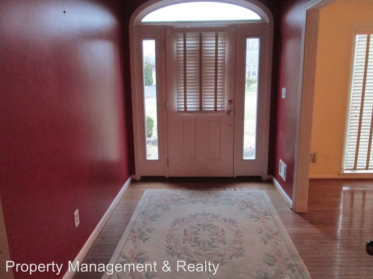 7215 Heatherly Square - Photo 2 of 8