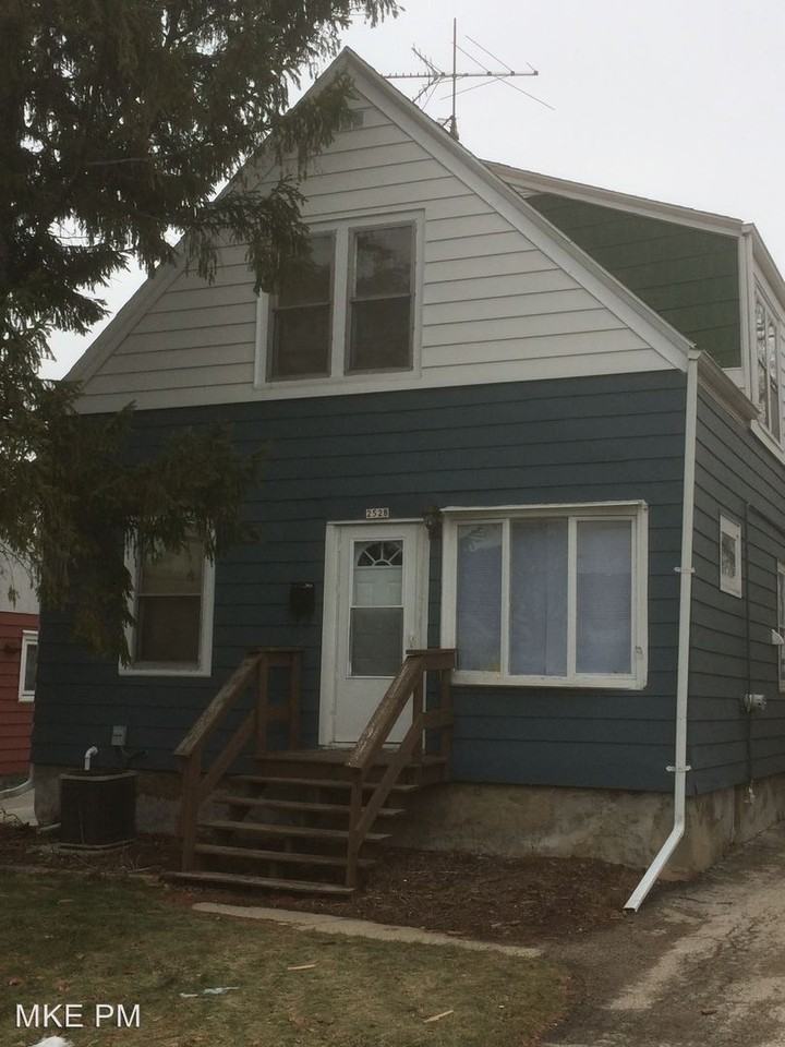 2528 S 69th St - Photo 2 of 11