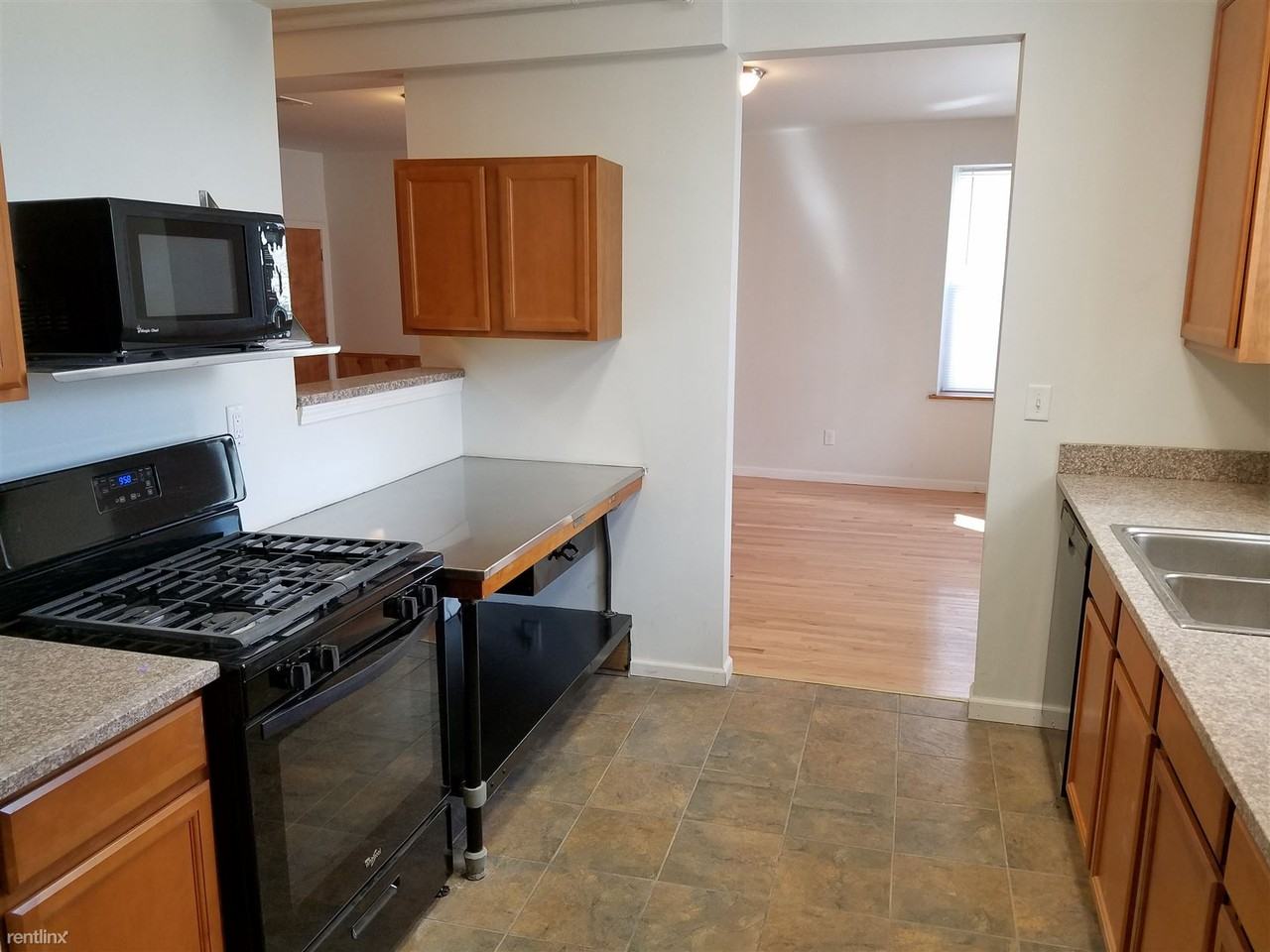 304 N Craig St - Photo 2 of 12