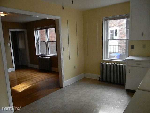314-300 Main St - Photo 2 of 10