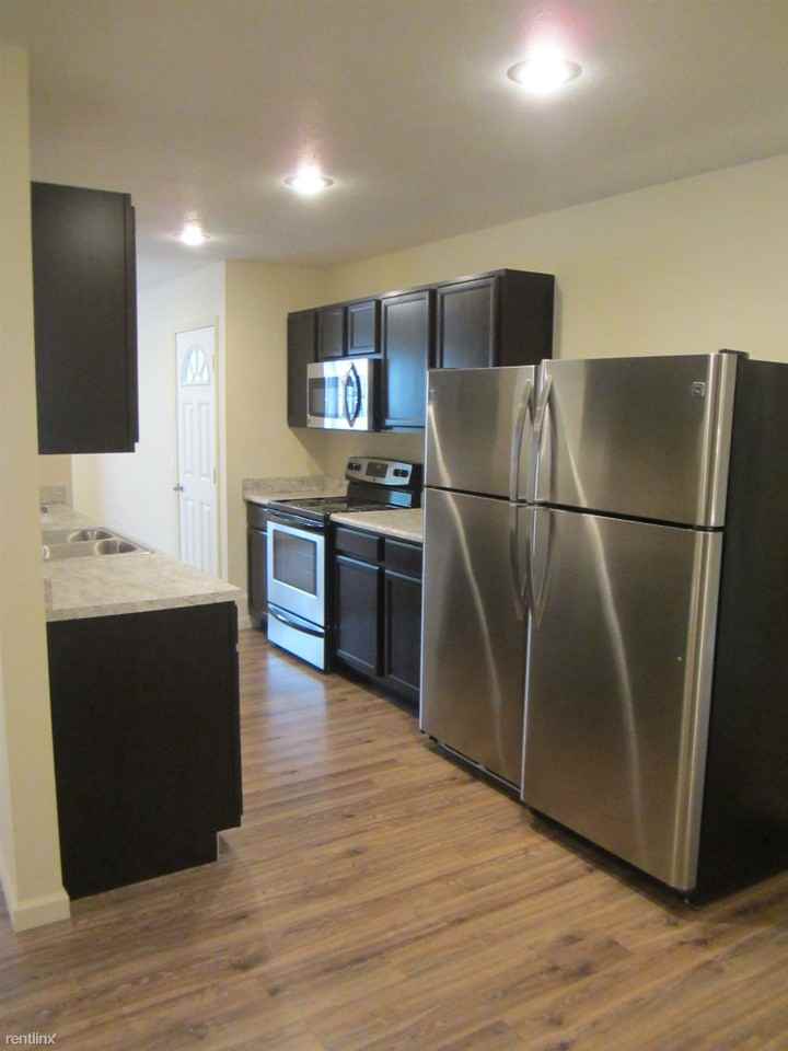 1209 Kimbark Ave - Photo 2 of 12