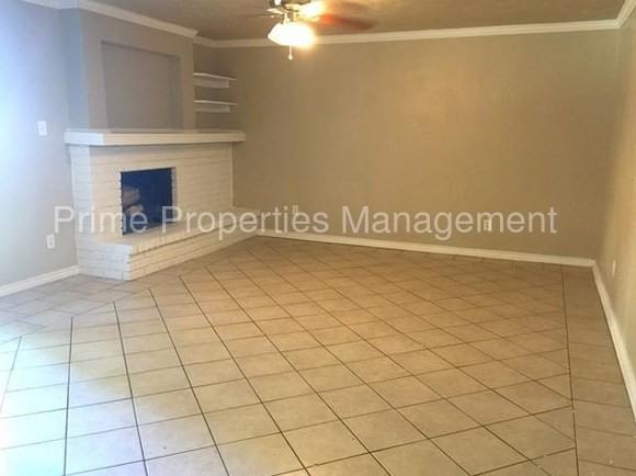 4008 Dogwood Ln - Photo 3 of 10